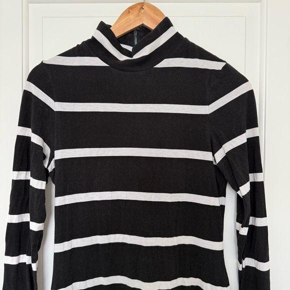 Alice + Olivia Black White Striped Mock Neck Mini Dress | Chic | Trendy 8 - Picture 4 of 13